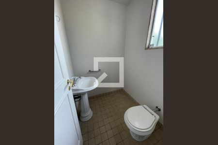 Casa à venda com 400m², 4 quartos e 5 vagas Casa à venda com 400m², 4 quartos e 5 vagasbanheiro da suíte 4