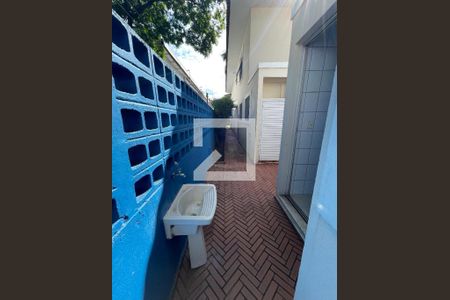 Casa à venda com 400m², 4 quartos e 5 vagas Casa à venda com 400m², 4 quartos e 5 vagasÁrea de Serviço