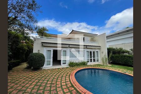 Casa à venda com 400m², 4 quartos e 5 vagas Casa à venda com 400m², 4 quartos e 5 vagasFachada casa