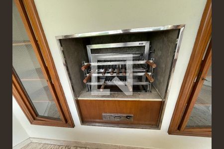 Casa à venda com 400m², 4 quartos e 5 vagas Casa à venda com 400m², 4 quartos e 5 vagasChurrasqueira