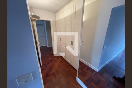 Casa à venda com 400m², 4 quartos e 5 vagas Casa à venda com 400m², 4 quartos e 5 vagasCloset da suíte master