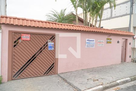 Casa para alugar com 250m², 3 quartos e 4 vagas Casa para alugar com 250m², 3 quartos e 4 vagasFachada - Portão Garagem - Plaquinha QuintoAndar