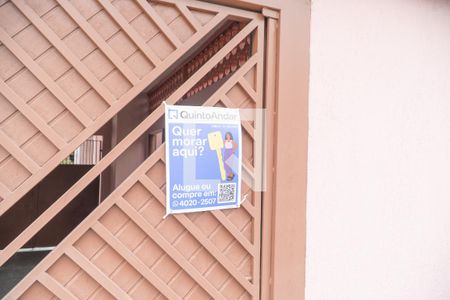 Casa para alugar com 250m², 3 quartos e 4 vagas Casa para alugar com 250m², 3 quartos e 4 vagasFachada - Portão Garagem - Plaquinha QuintoAndar