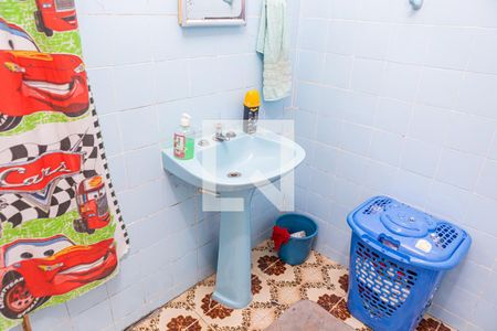 Casa à venda com 140m², 5 quartos e 1 vaga Casa à venda com 140m², 5 quartos e 1 vagaCasa 2: Banheiro