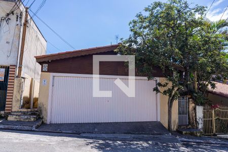 Casa à venda com 140m², 5 quartos e 1 vaga Casa à venda com 140m², 5 quartos e 1 vagaFachada