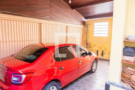 Casa à venda com 140m², 5 quartos e 1 vaga Casa à venda com 140m², 5 quartos e 1 vagaGaragem