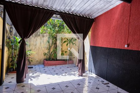 Casa à venda com 140m², 5 quartos e 1 vaga Casa à venda com 140m², 5 quartos e 1 vagaCasa 2: área de serviço