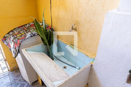 Casa à venda com 140m², 5 quartos e 1 vaga Casa à venda com 140m², 5 quartos e 1 vagaCasa 2: área de serviço