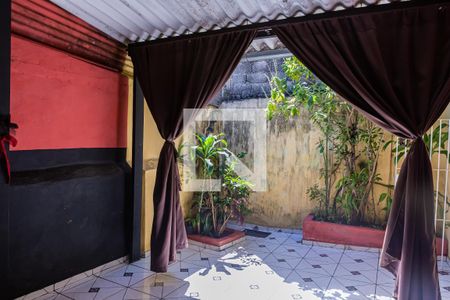 Casa à venda com 140m², 5 quartos e 1 vaga Casa à venda com 140m², 5 quartos e 1 vagaCasa 2: área de serviço