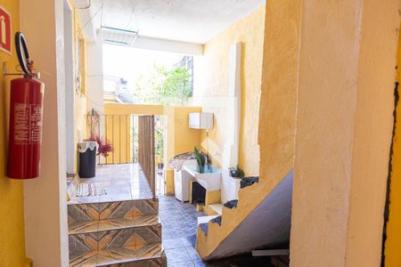 Casa à venda com 140m², 5 quartos e 1 vaga Casa à venda com 140m², 5 quartos e 1 vagaCasa 2: área de serviço