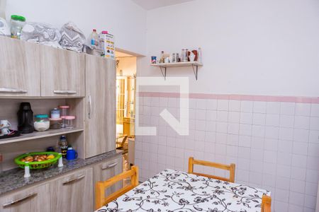 Casa à venda com 140m², 5 quartos e 1 vaga Casa à venda com 140m², 5 quartos e 1 vagaCasa 2: Cozinha