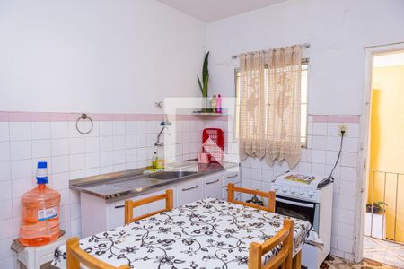 Casa à venda com 140m², 5 quartos e 1 vaga Casa à venda com 140m², 5 quartos e 1 vagaCasa 2: Cozinha