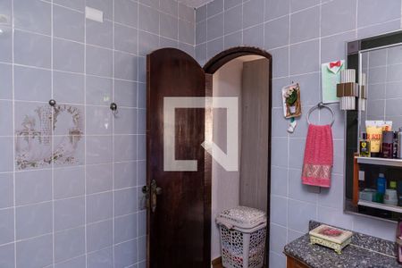 Casa à venda com 140m², 5 quartos e 1 vaga Casa à venda com 140m², 5 quartos e 1 vagaCasa 1 : Banheiro Quarto 1