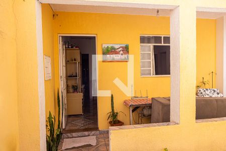 Casa à venda com 140m², 5 quartos e 1 vaga Casa à venda com 140m², 5 quartos e 1 vagaCasa 2 : Entrada