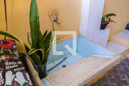 Casa à venda com 140m², 5 quartos e 1 vaga Casa à venda com 140m², 5 quartos e 1 vagaCasa 2: área de serviço