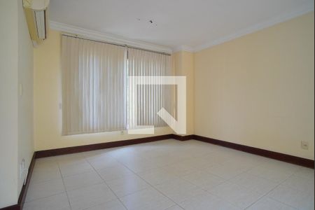 Sala de casa para alugar com 2 quartos, 227m² em Boa Vista, Porto Alegre
