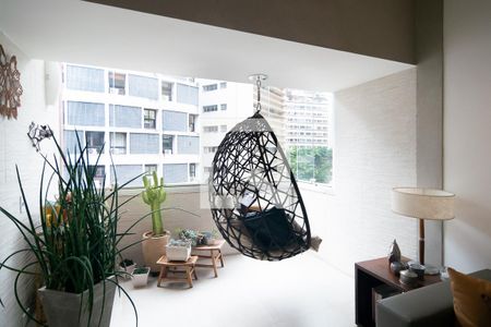 Sacada de apartamento para alugar com 2 quartos, 97m² em Bela Vista, São Paulo