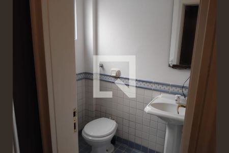 Banheiro de apartamento à venda com 1 quarto, 50m² em Jardim Itu, Porto Alegre