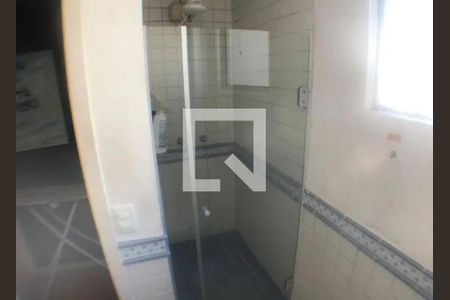 Banheiro de apartamento à venda com 1 quarto, 50m² em Jardim Itu, Porto Alegre