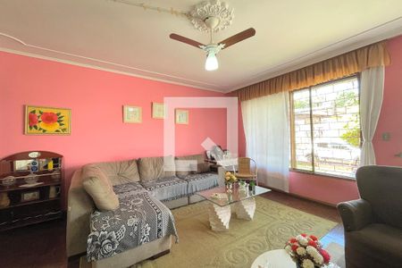Sala de casa à venda com 3 quartos, 207m² em Sarandi, Porto Alegre