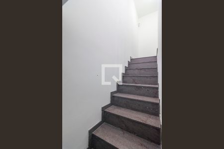 Escada de casa à venda com 2 quartos, 133m² em Vila Linda, Santo André