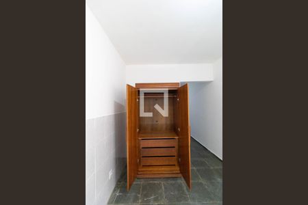 Studio para alugar com 40m², 1 quarto e sem vaga Studio para alugar com 40m², 1 quarto e sem vagaArmário