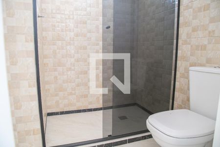 Banheiro de apartamento à venda com 1 quarto, 44m² em Glória, Porto Alegre