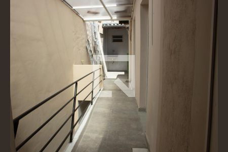 Corredor de Acesso de kitnet/studio para alugar com 1 quarto, 20m² em Jardim Santa Clara, Guarulhos
