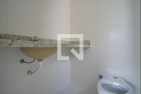 Banheiro da Suíte 1 de apartamento para alugar com 2 quartos, 77m² em Passo D’areia, Porto Alegre