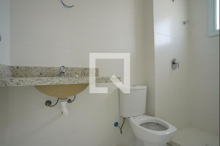 Banheiro da Suíte de apartamento para alugar com 1 quarto, 53m² em Passo D’areia, Porto Alegre
