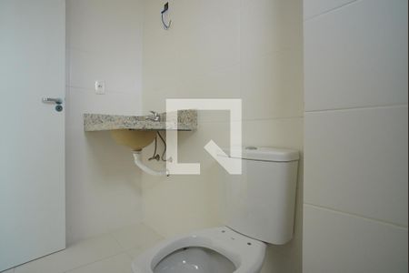 Banheiro da Suíte de apartamento para alugar com 1 quarto, 53m² em Passo D’areia, Porto Alegre