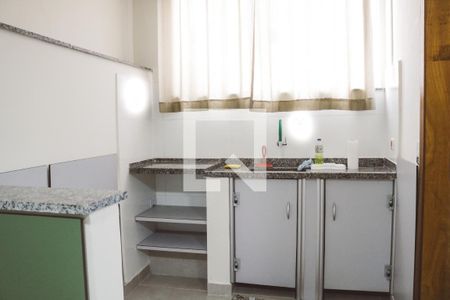 Cozinha de kitnet/studio para alugar com 1 quarto, 27m² em Vila Ester (zona Norte), São Paulo