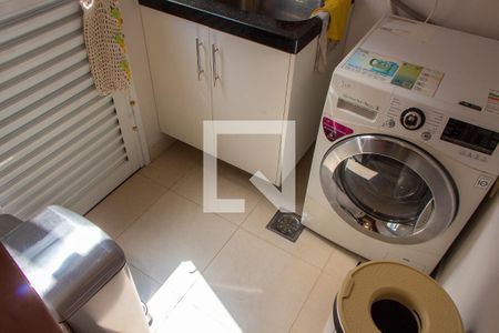 Casa de condomínio à venda com 240m², 2 quartos e 4 vagas Casa de condomínio à venda com 240m², 2 quartos e 4 vagasÁREA DE SERVIÇO