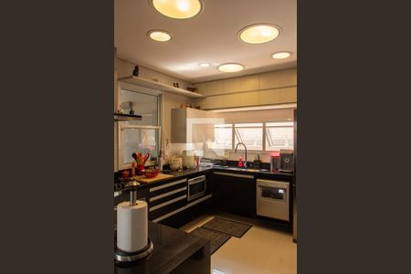 Casa de condomínio à venda com 240m², 2 quartos e 4 vagas Casa de condomínio à venda com 240m², 2 quartos e 4 vagasCOZINHA