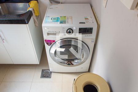 Casa de condomínio à venda com 240m², 2 quartos e 4 vagas Casa de condomínio à venda com 240m², 2 quartos e 4 vagasÁREA DE SERVIÇO