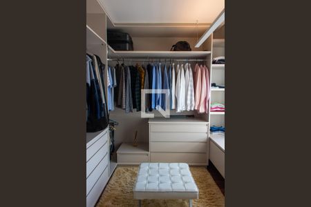 Casa de condomínio à venda com 240m², 2 quartos e 4 vagas Casa de condomínio à venda com 240m², 2 quartos e 4 vagasCLOSET DA SUITE 2