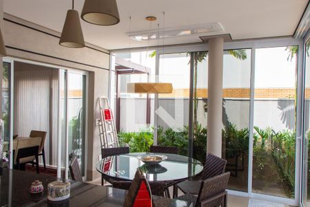 Casa de condomínio à venda com 240m², 2 quartos e 4 vagas Casa de condomínio à venda com 240m², 2 quartos e 4 vagasÁREA GOURMET