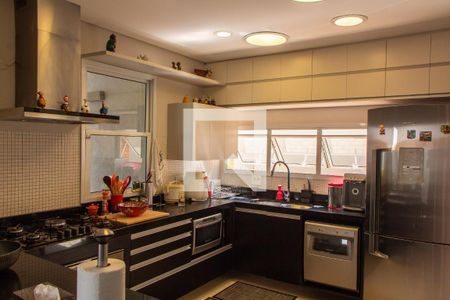 Casa de condomínio à venda com 240m², 2 quartos e 4 vagas Casa de condomínio à venda com 240m², 2 quartos e 4 vagasCOZINHA