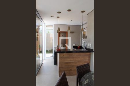 Casa de condomínio à venda com 240m², 2 quartos e 4 vagas Casa de condomínio à venda com 240m², 2 quartos e 4 vagasÁREA GOURMET