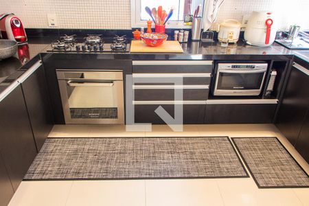 Casa de condomínio à venda com 240m², 2 quartos e 4 vagas Casa de condomínio à venda com 240m², 2 quartos e 4 vagasCOZINHA