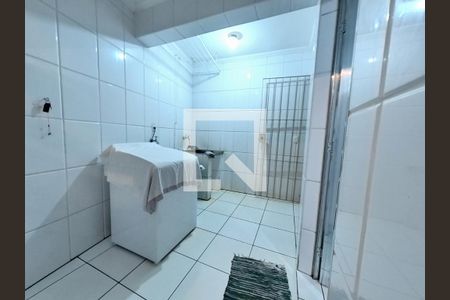 Casa à venda com 130m², 2 quartos e 2 vagas Casa à venda com 130m², 2 quartos e 2 vagasLavanderia