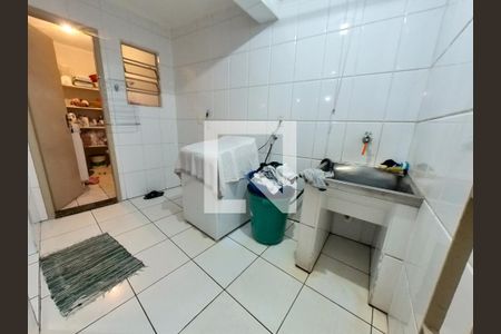 Casa à venda com 130m², 2 quartos e 2 vagas Casa à venda com 130m², 2 quartos e 2 vagasLavanderia