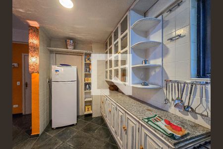 Apartamento para alugar com 235m², 4 quartos e 2 vagas Apartamento para alugar com 235m², 4 quartos e 2 vagasCozinha