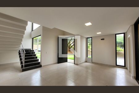 Sala de casa de condomínio à venda com 3 quartos, 233m² em Bairro das Palmeiras, Campinas