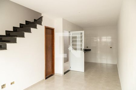 Casa de condomínio à venda com 60m², 2 quartos e 1 vagaSala