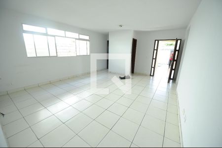 Sala de casa para alugar com 4 quartos, 168m² em Setor Goiânia 2, Goiânia