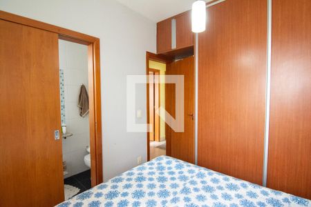 Quarto de apartamento para alugar com 3 quartos, 70m² em Camargos, Belo Horizonte