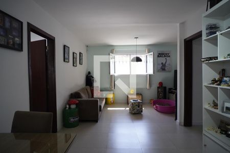 Sala de casa à venda com 2 quartos, 167m² em Jardim Itu, Porto Alegre