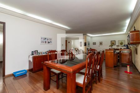 Casa à venda com 280m², 5 quartos e 5 vagasSala de Jantar