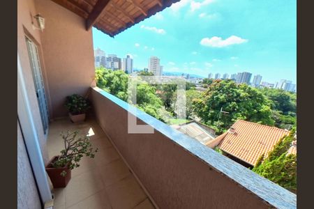 Varanda Quarto 1 de casa à venda com 3 quartos, 394m² em Vila Cavaton, São Paulo